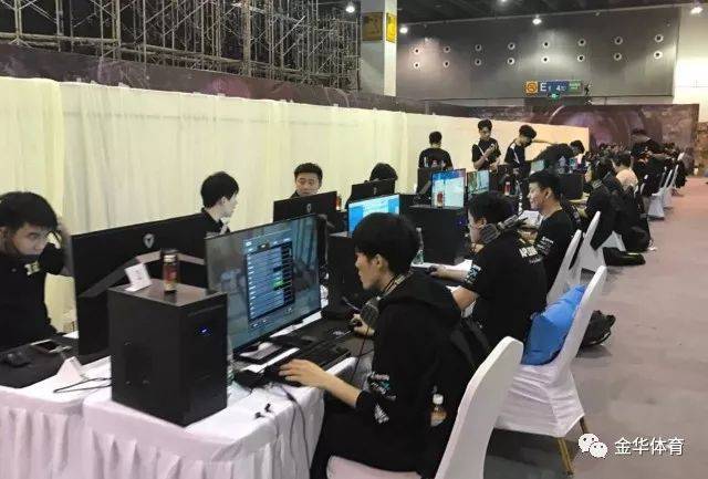 在比赛中遭 在比赛中遭