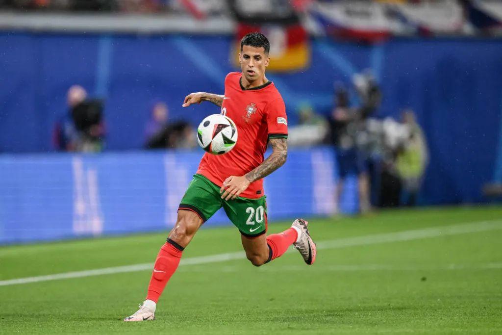 度呈现出胶 度呈现出胶